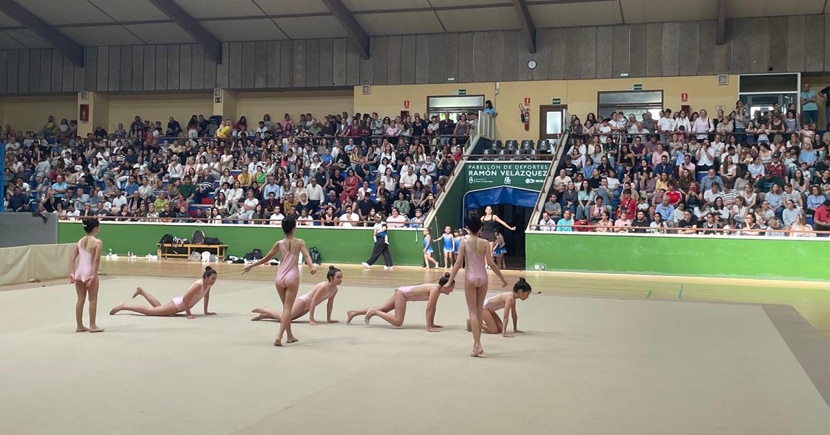 La gimnasia rítmica reúne a 373 jóvenes deportistas en el Pabellón Ramón Velázquez
