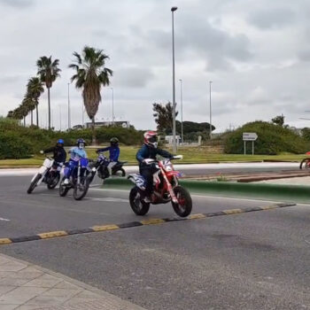 Las motos sin matrícula empañan la Motorada pese al gran ambiente en El Puerto