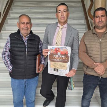 La Peña La Mezquita impulsa una preferia con música y baile para calentar motores antes de la Feria