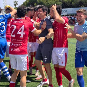 El Racing gana al C.D. Egabrense pero aplaza el ascenso a la última jornada