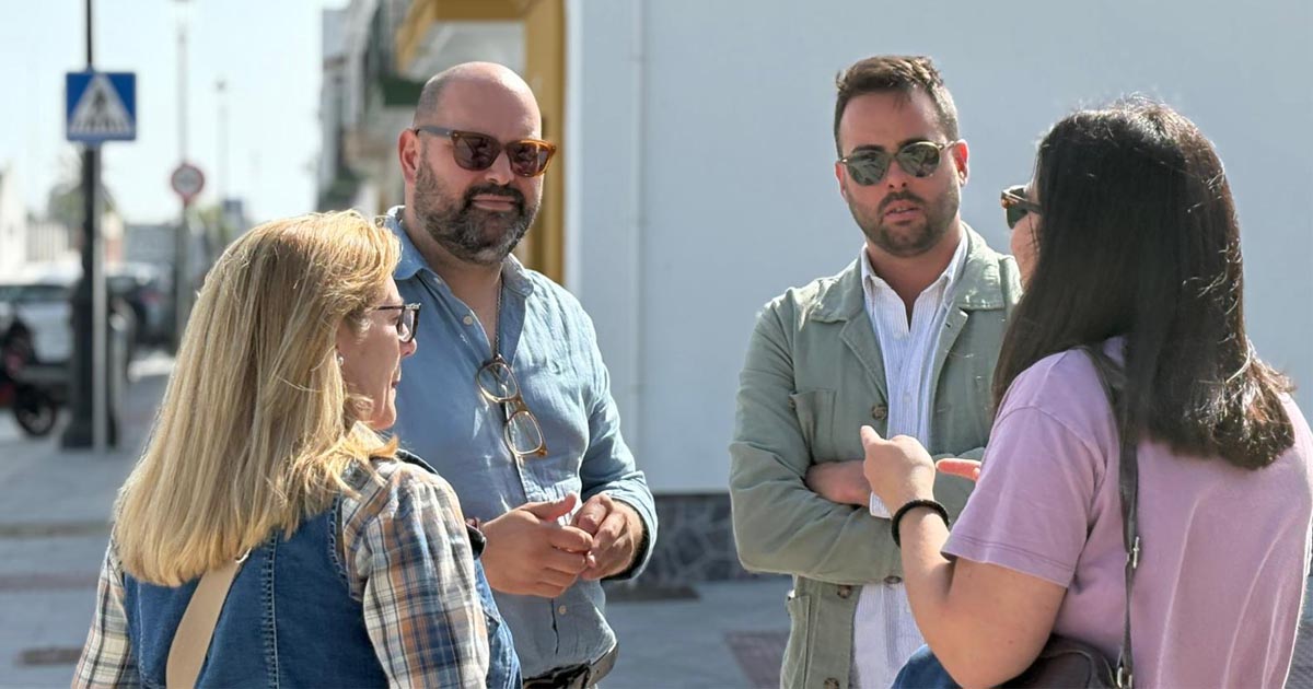 Las demandas vecinales en La Playa centran una nueva visita municipal al barrio
