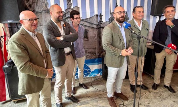 El PP entrega sus distinciones 2026 durante su tradicional convivencia en la Feria de El Puerto