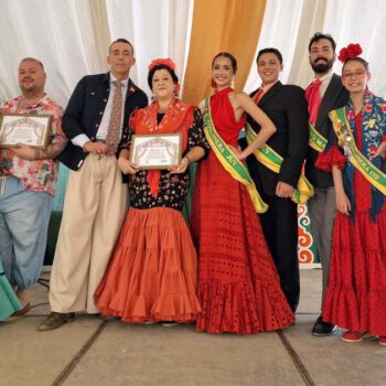 Las academias de baile llenan de ritmo la Feria con sus exhibiciones en la Caseta Municipal