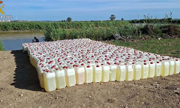 Interceptadas ocho ‘narcogasolineras’ en el río Guadalete con 11.000 litros de combustible