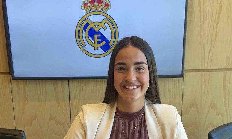 La futbolista portuense Andrea Caro ficha por el Real Madrid para dar un salto de gigante en su carrera