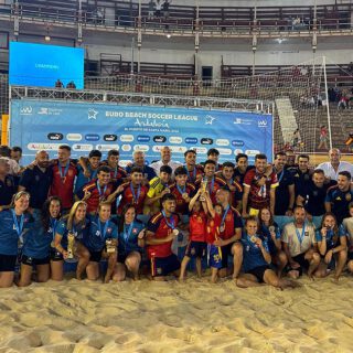 La Euro Beach Soccer League llena la Plaza de Toros y corona a España como campeona en El Puerto La Euro Beach Soccer League llena la Plaza de Toros y corona a España como campeona en El Puerto