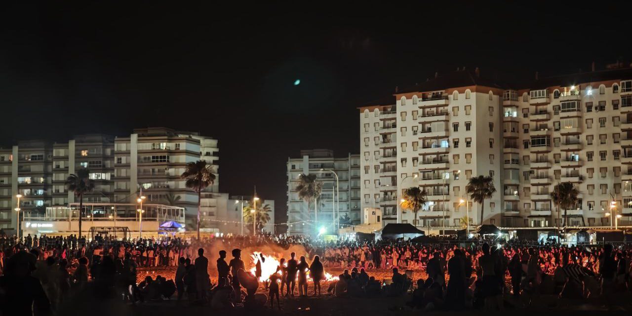 La hoguera de San Juan volverá a encender la noche más mágica en Valdelagrana