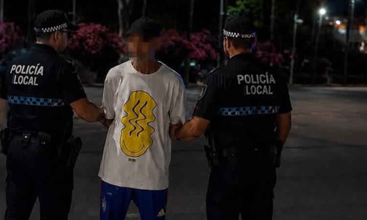 Roba un móvil, agrede a un policía local y acaba en prisión en El Puerto
