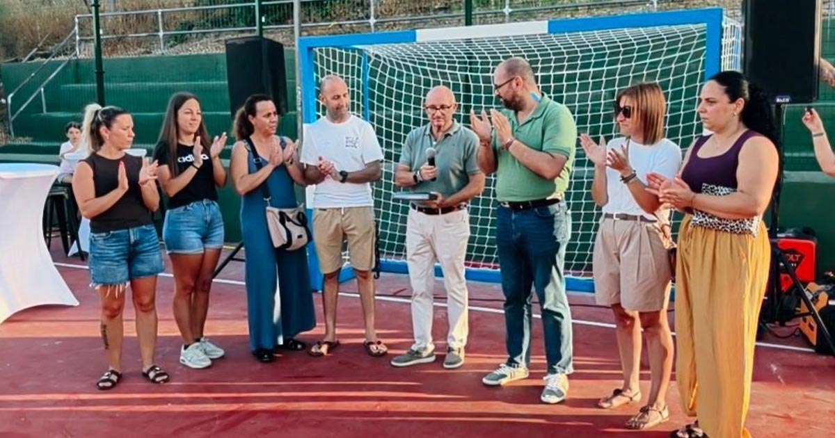 La barriada de Sudamérica estrena su pista deportiva renovada con una Fiesta de Verano