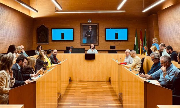 El Puerto eliminará las tasas municipales inferiores a 6 euros para simplificar trámites