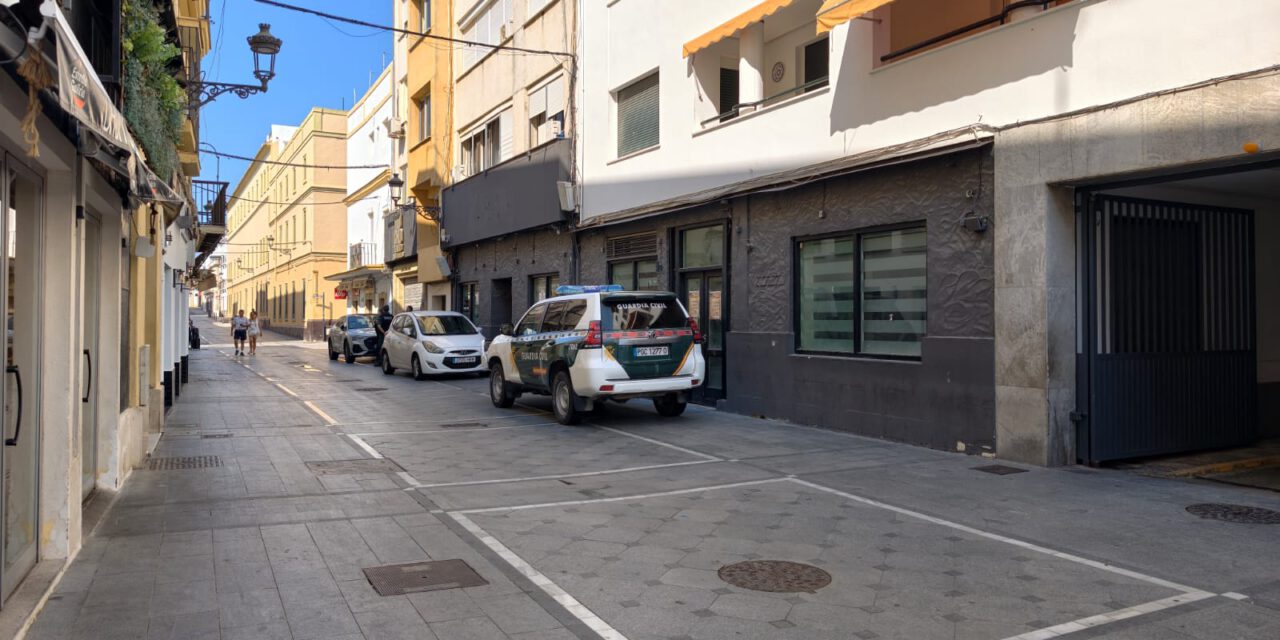 La Guardia Civil registra varios locales de un conocido empresario de El Puerto y solicita documentación en Diputación