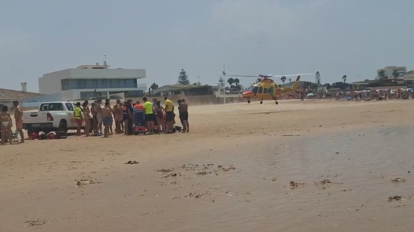 Un hombre de 75 años fallece en una playa de El Puerto tras sufrir un posible infarto