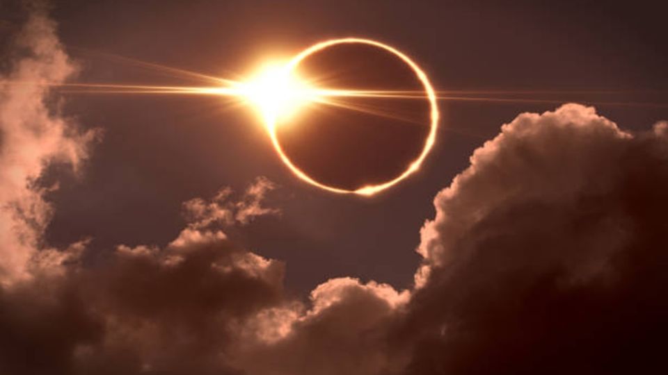 El Paseo regalará gafas homologadas para observar con seguridad el eclipse de agosto