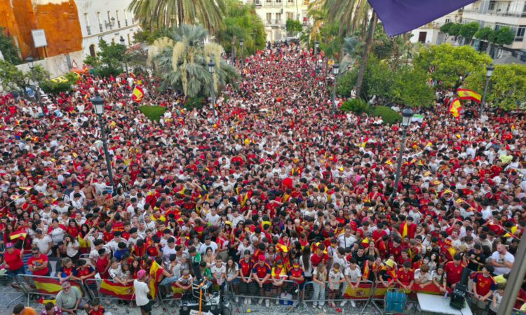 España conquista el Mundial ante Argentina y desata la fiesta en la Plaza Isaac Peral