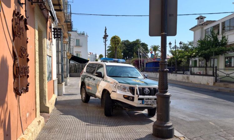 La Guardia Civil registra varios locales de un conocido empresario de El Puerto y solicita documentación en Diputación