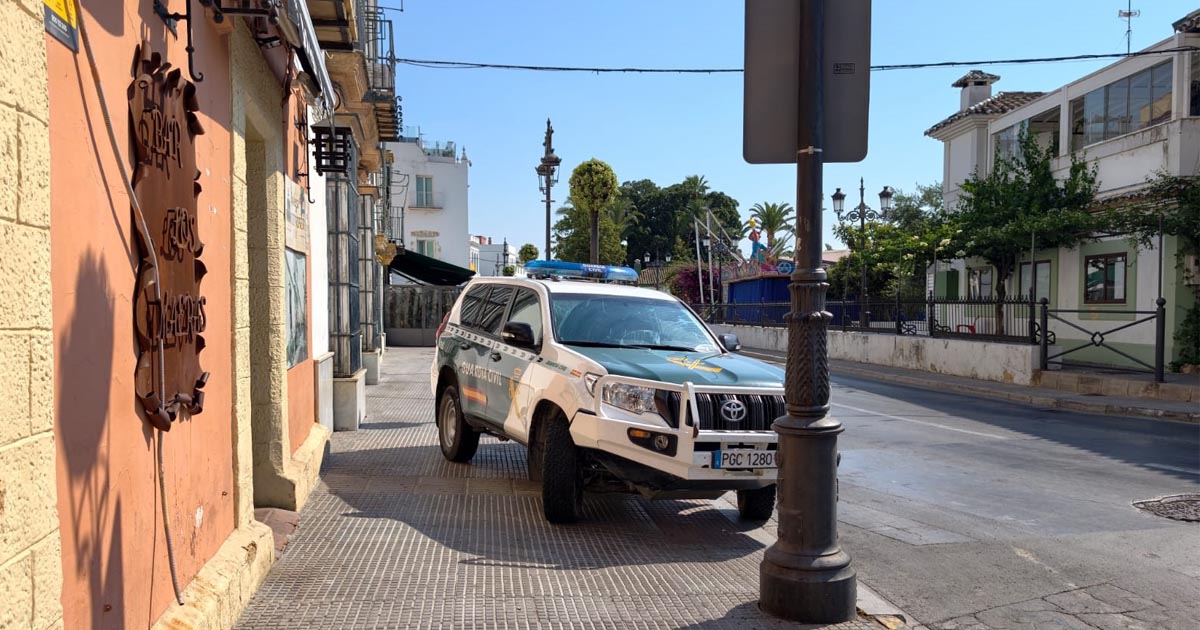 La Guardia Civil registra la discoteca Banana y oficinas de un conocido empresario de El Puerto