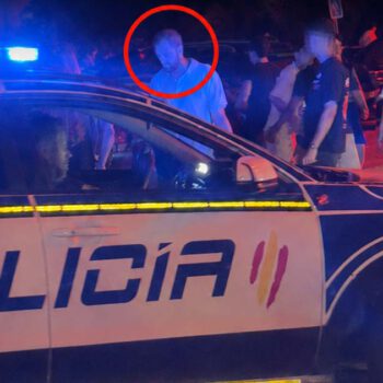 Mauricio Mauri, concejal de Vox, se enfrenta a la Policía Local durante un botellón en Vistahermosa
