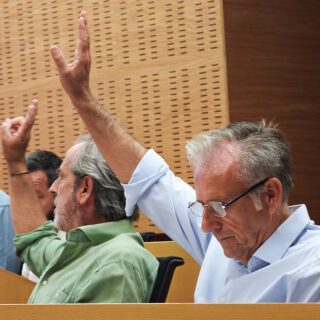 La hipocresía política de José Antonio Gomila: papeles para todos menos para él