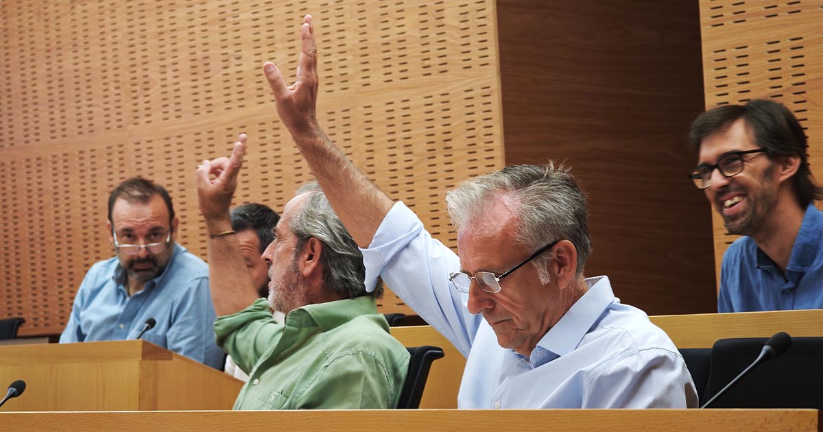 La hipocresía política de José Antonio Gomila: papeles para todos menos para él