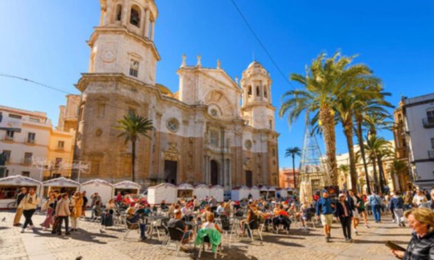 El verano turístico récord de España está creando nuevas oportunidades para destinos como Cádiz