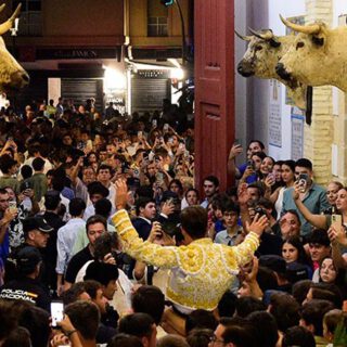 La Temporada Taurina 2026 cierra con cuatro llenos y triplica los abonos en la Plaza Real La Temporada Taurina 2026 cierra con cuatro llenos y triplica los abonos en la Plaza Real