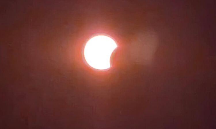 El Puerto mira al cielo ante un eclipse para el recuerdo