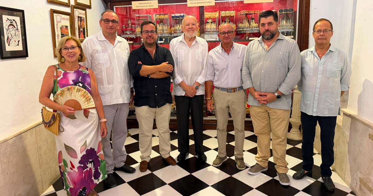 Una exposición une dibujo urbano y patrimonio cofrade en la Casa de Hermandad del Dolor y Sacrificio