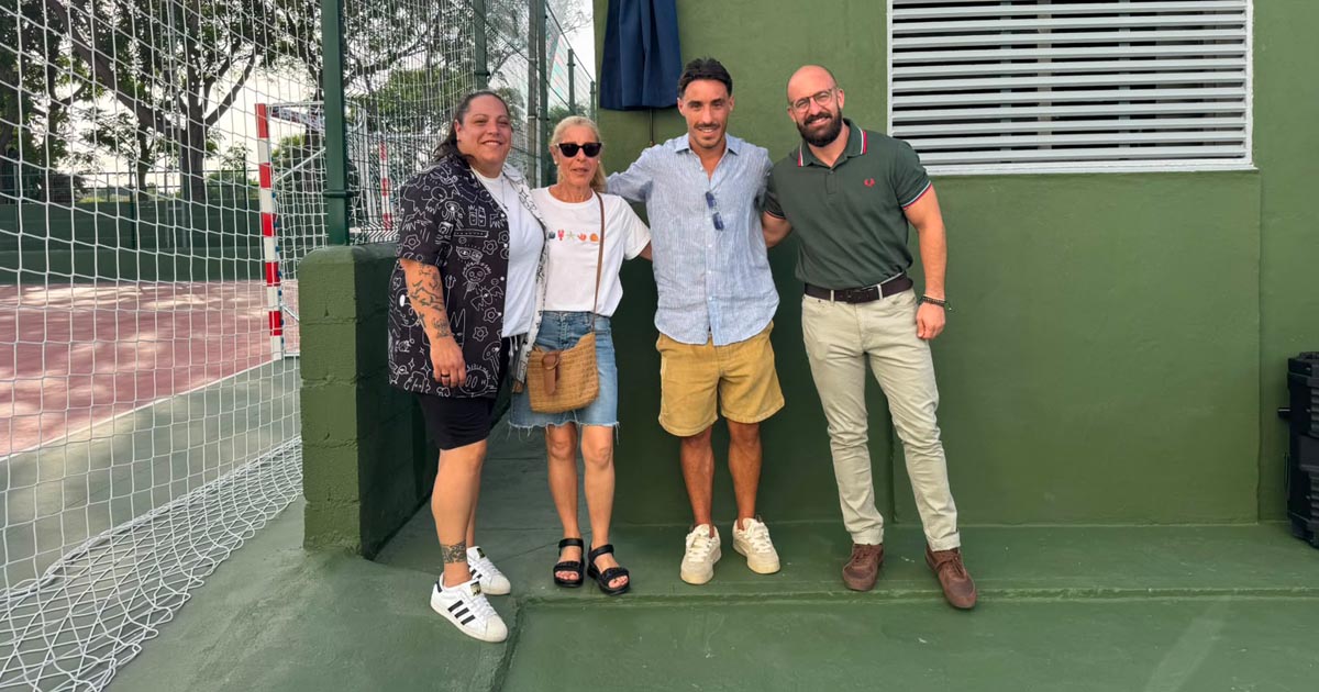 El Puerto inaugura la Pista Deportiva Iza Carcelén en homenaje a una de las grandes figuras del fútbol portuense