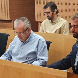 Vox se rompe en El Puerto: dimite el secretario de su grupo municipal en plena crisis interna