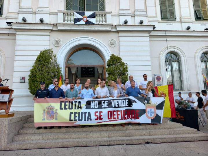 El Puerto llena Isaac Peral en defensa de Ceuta