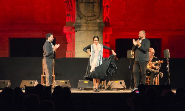 El Monasterio de la Victoria se rinde al flamenco de Juan Fernández y Aitana de los Reyes