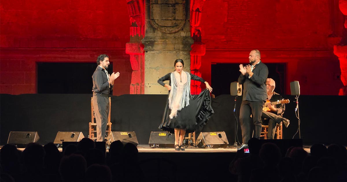 El Monasterio de la Victoria se rinde al flamenco de Juan Fernández y Aitana de los Reyes