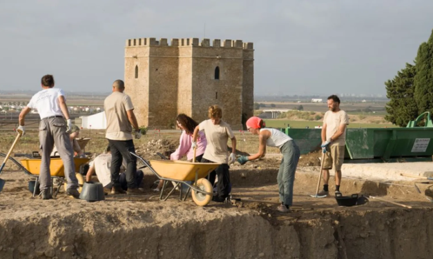 La UCA reinicia las excavaciones en el Castillo de Doña Blanca para estudiar su sistema defensivo norte
