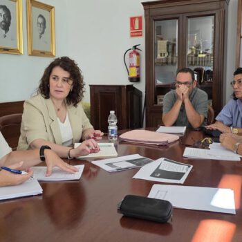 El Ayuntamiento y CCOO abordan la organización municipal, el empleo y la situación de la plantilla