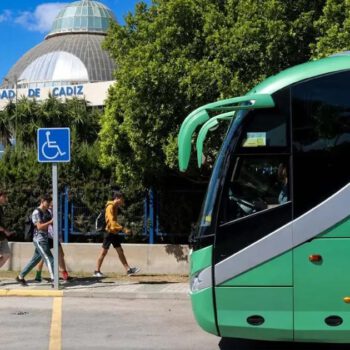 El Puerto mejora sus horarios de autobús con Jerez y los campus universitarios de la Bahía