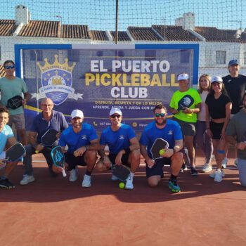 El pickleball gana terreno en El Puerto con una jornada de puertas abiertas en El Tomillar