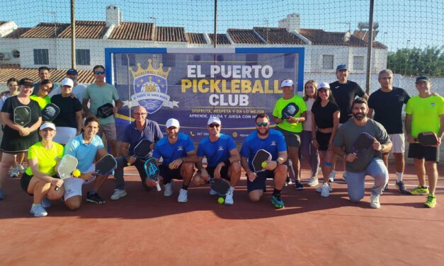 El pickleball gana terreno en El Puerto con una jornada de puertas abiertas en El Tomillar