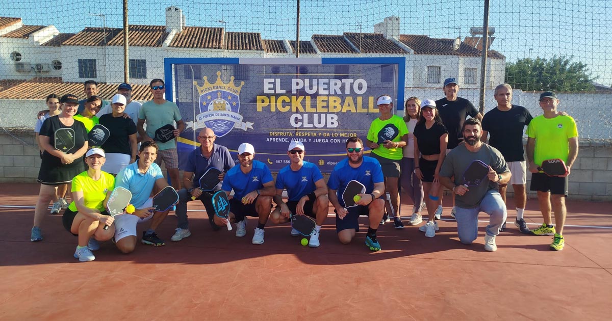 El pickleball gana terreno en El Puerto con una jornada de puertas abiertas en El Tomillar
