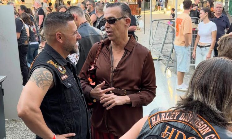 Más de 300 moteros llenan de ambiente El Puerto con la VIII Concentración Harley Davidson