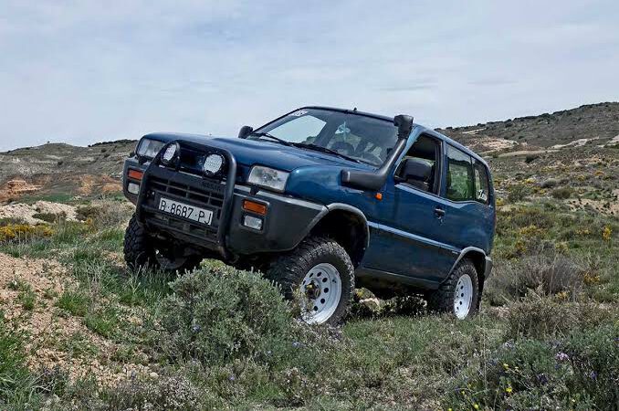 Holguras en la dirección del Nissan Terrano II: señales que no conviene ignorar
