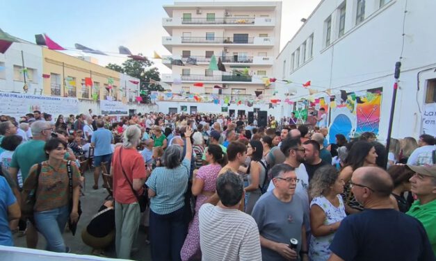 El patio del Edificio San Agustín acoge este sábado la II Verbena Popular por un Puerto Alternativo