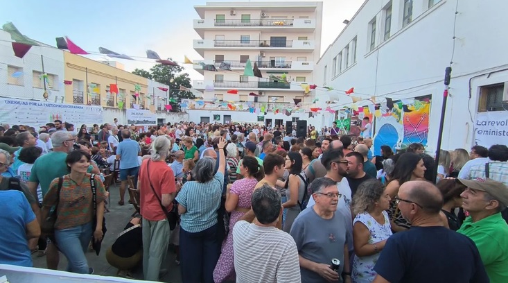El patio del Edificio San Agustín acoge este sábado la II Verbena Popular por un Puerto Alternativo