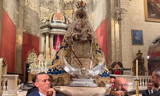 La Virgen de los Milagros regresa a su camarín tras concluir los actos en honor a la Patrona
