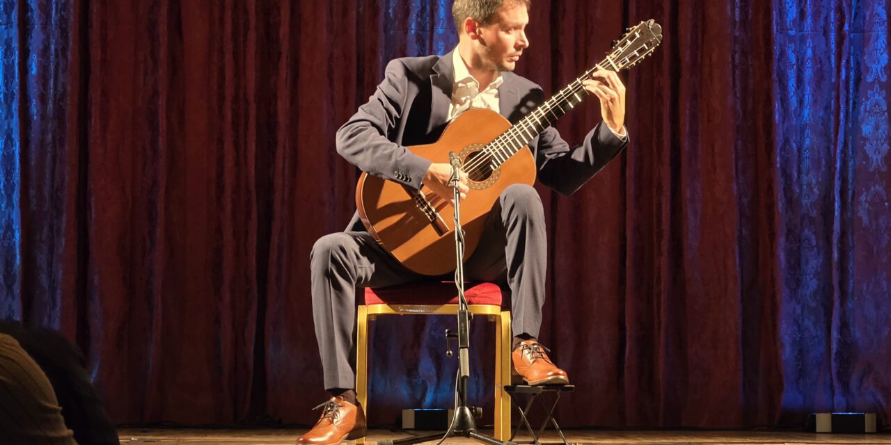 Josué Fonseca lleva la guitarra cubana al Cádiz Guitar Festival en El Puerto