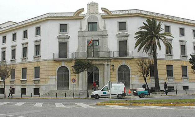 Condenada a tres años y medio de cárcel por apropiarse de más de 143.000 euros desde El Puerto
