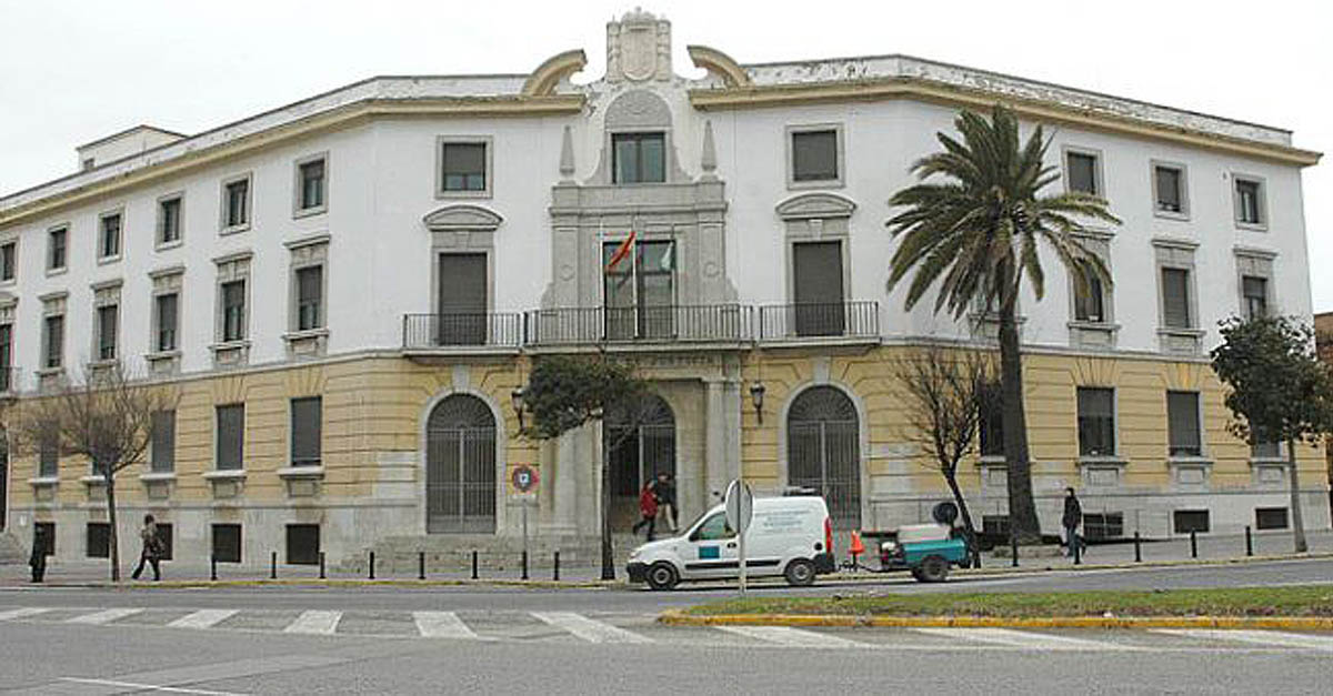 Condenada a tres años y medio de cárcel por apropiarse de más de 143.000 euros desde El Puerto