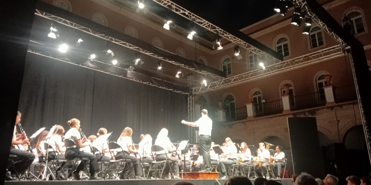 La Banda Maestro Dueñas celebrará la Fiesta Nacional con un concierto en el Monasterio de la Victoria