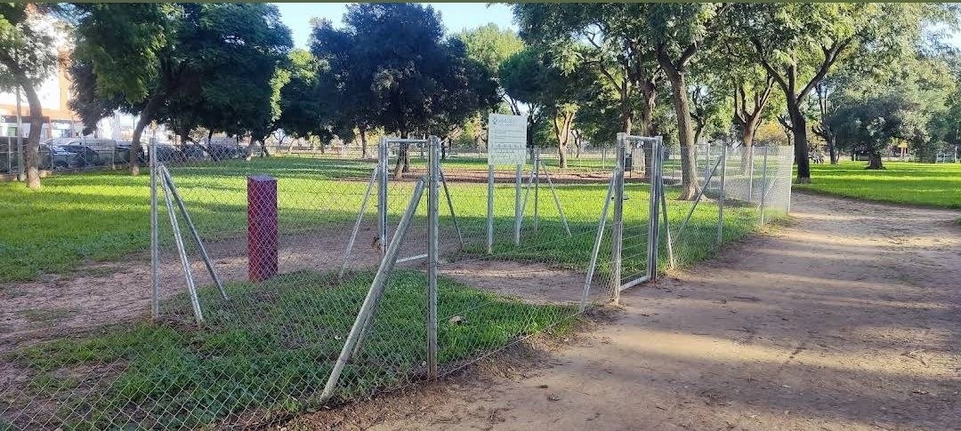 IU reclama ampliar los parques caninos de El Puerto y mejorar los ya existentes