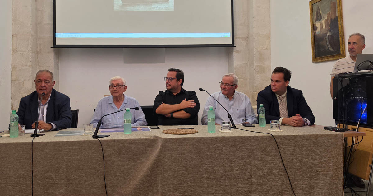 Un libro recupera la historia de las 150 familias de Calpe que hicieron de El Puerto su nuevo hogar