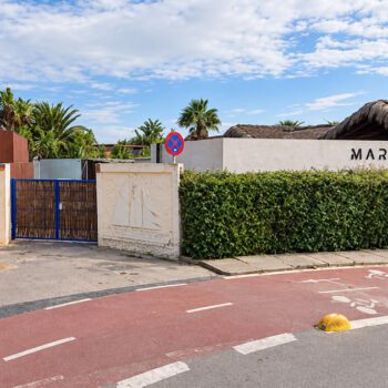 Los empresarios desmontan los chiringuitos de Puerto Sherry tras el aviso de demolición por 360.000 euros